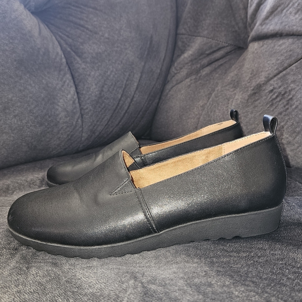 Womens Black Loafers, Size 7.5